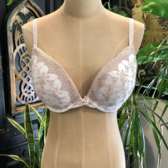 Victoria's Secret Other - Victoria’s Secret Crochet-sequin push-up bra